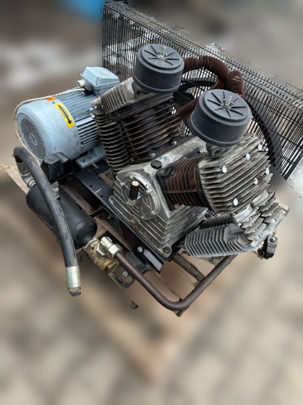 Половен клипен компресорски агрегат 11 kW