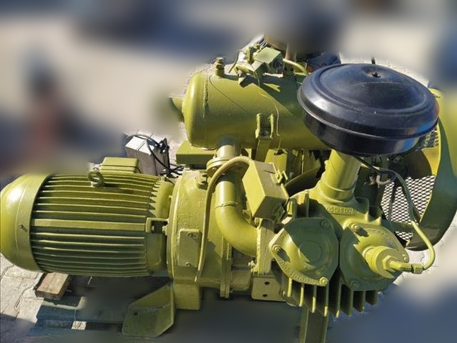 Половен клипен компресор FAGRAM ZK200 22 kW