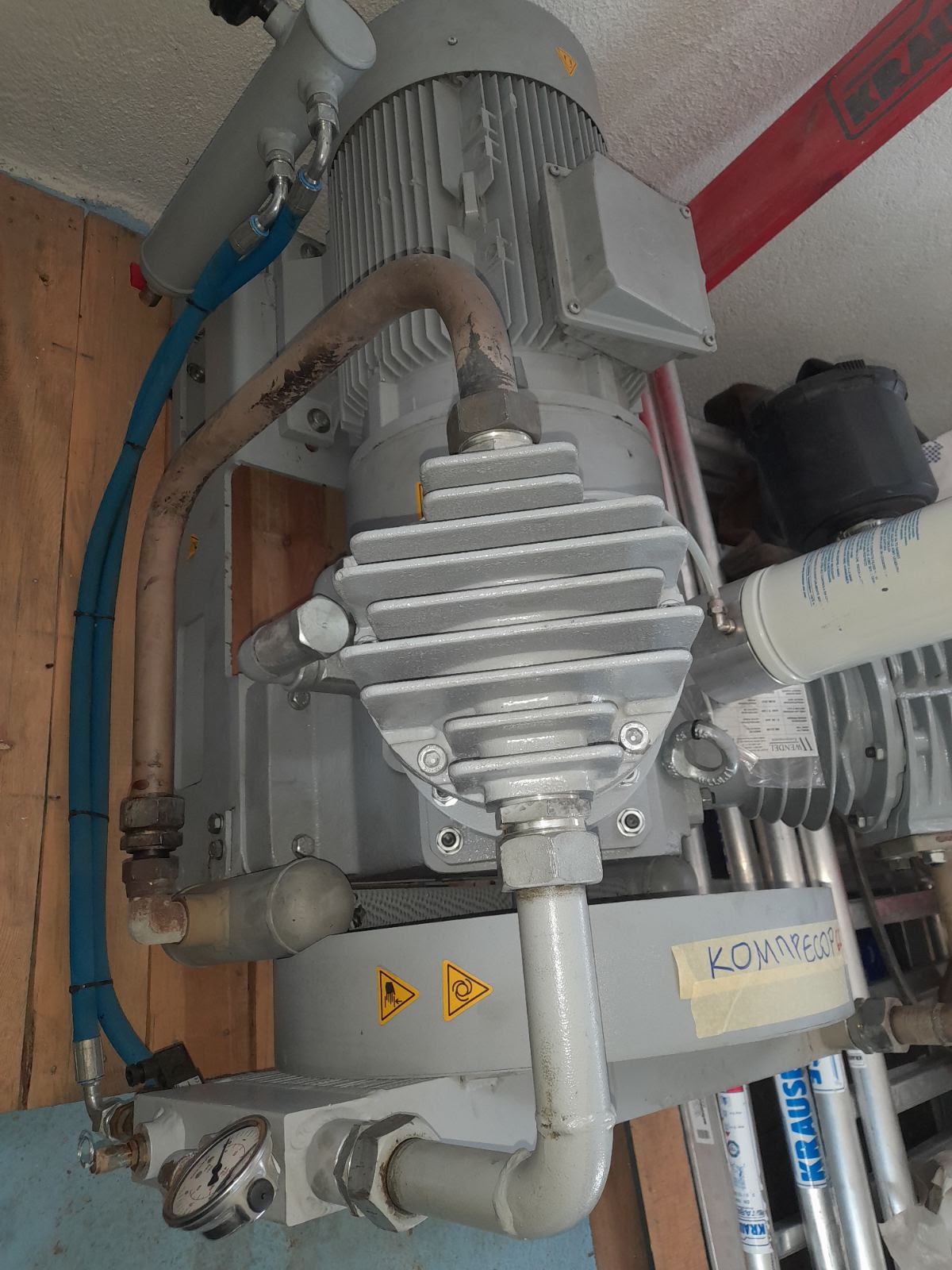 Половен клипен компресор TB 21/40 15 kW 30 bar