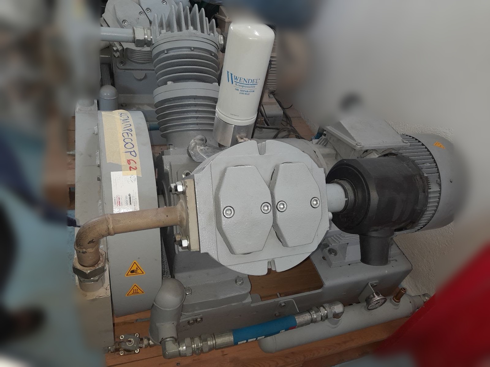 Половен клипен компресор TB 24/40 18 kW 30 bar