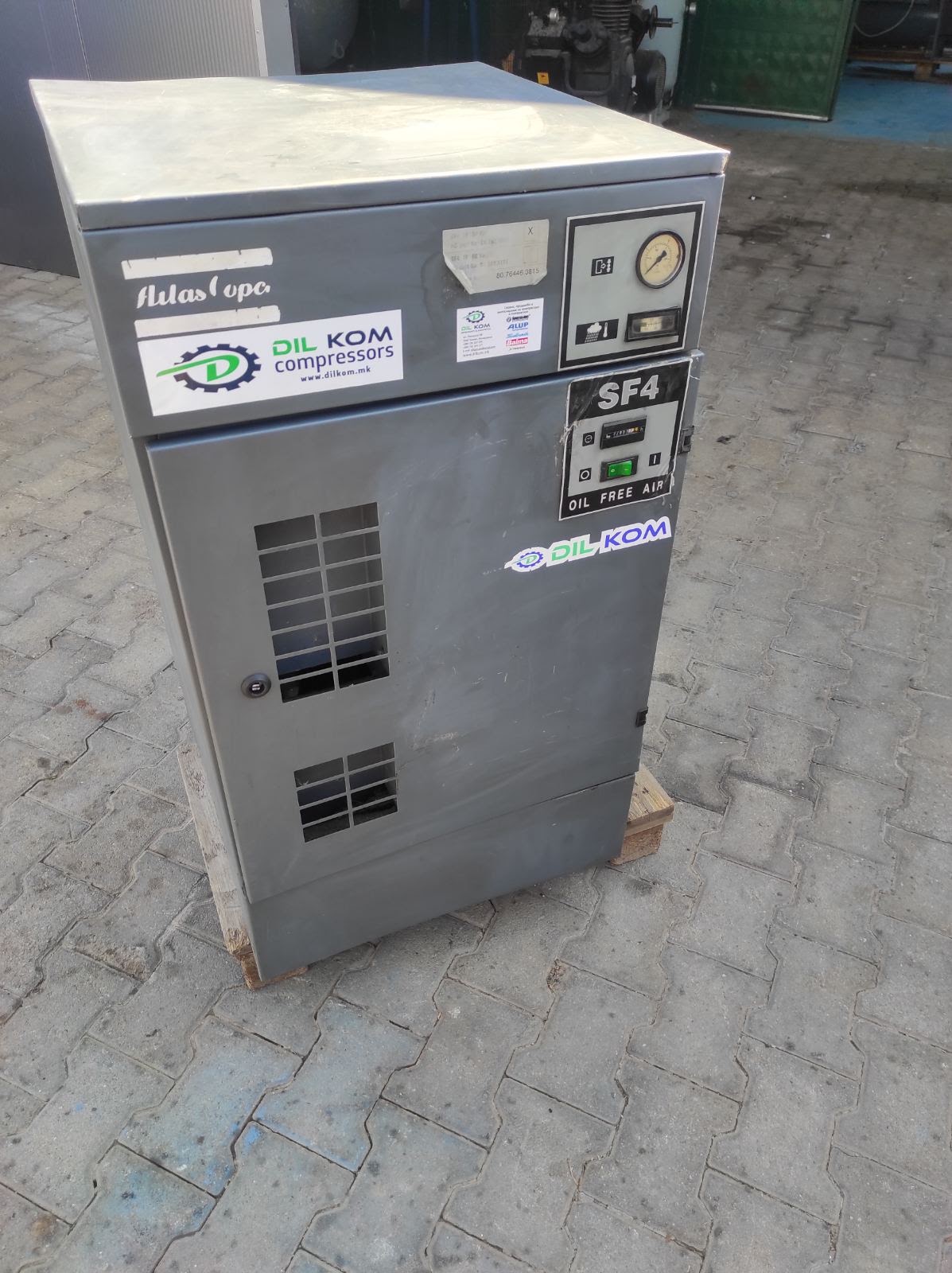 Половен безмаслен компресор Atlas Copco SF4 3,7 kW