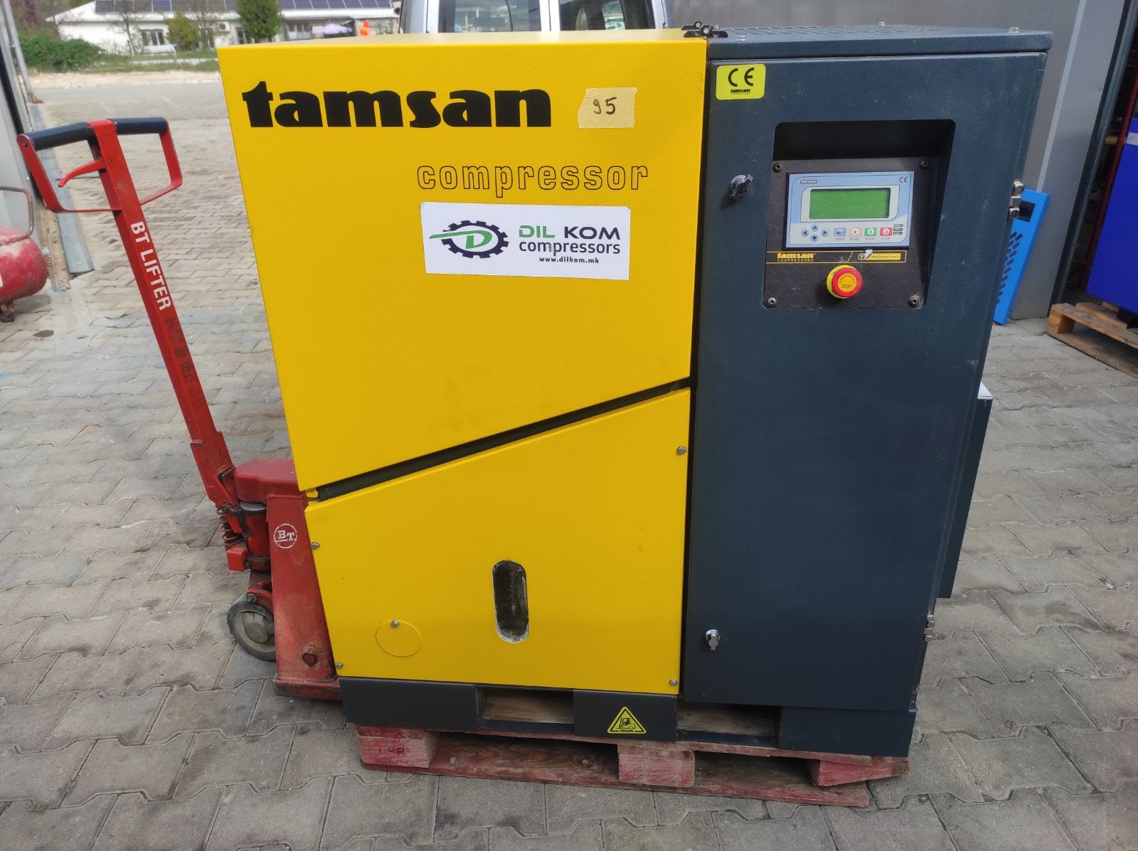 Половен завоен компресор TAMSAN TVK2501 E 15 kW